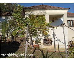 Kuća na selu i zemljište na prodaku