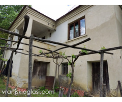 Kuća na selu i zemljište na prodaku