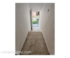 Trosoban stan u Čalije može kredit ili subvencija