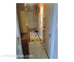 Dvosoban namešten stan 50m2 kod med. fakulteta u Nišu na prodaju