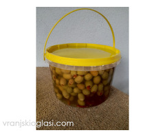 Domace maslinovo ulje i masline